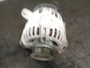 Gebruikte Dynamo Renault Twingo II (CN) 1.2 16V Prijs € 35,00 Margeregeling aangeboden door Westerhof autodemontage