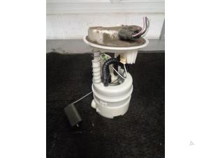 Gebruikte Benzinepomp Renault Twingo II (CN) 1.2 16V Prijs € 35,00 Margeregeling aangeboden door Westerhof autodemontage