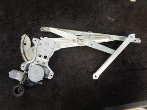 Gebruikte Ruitmechaniek 4Deurs rechts-voor Suzuki Swift (ZA/ZC/ZD1/2/3/9) 1.3 VVT 16V Prijs € 30,00 Margeregeling aangeboden door Westerhof autodemontage