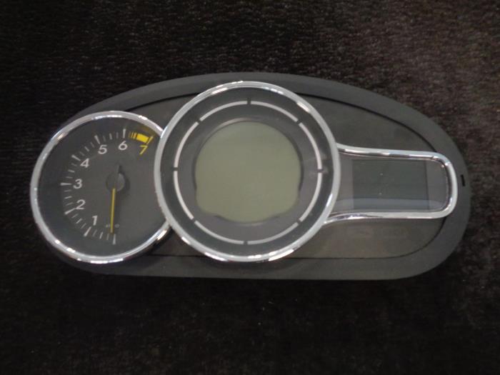 Gebruikte Kilometerteller KM Renault Megane III Coupe (DZ) 1.6 16V Prijs € 50,00 Margeregeling aangeboden door Westerhof autodemontage