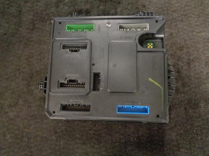 Gebruikte Computer Body Control Renault Megane III Coupe (DZ) 1.6 16V Prijs € 50,00 Margeregeling aangeboden door Westerhof autodemontage