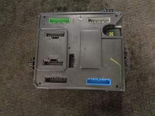 Gebruikte Bodycontrol Module Renault Megane III Coupe (DZ) 1.6 16V Prijs € 50,00 Margeregeling aangeboden door Westerhof autodemontage