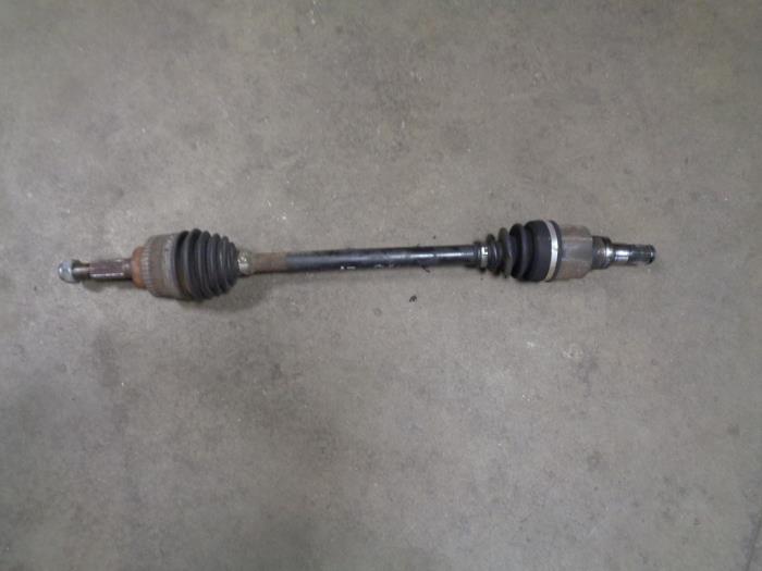 Gebruikte Steekas links-voor Nissan Pixo (D31S) 1.0 12V Prijs € 30,00 Margeregeling aangeboden door Westerhof autodemontage