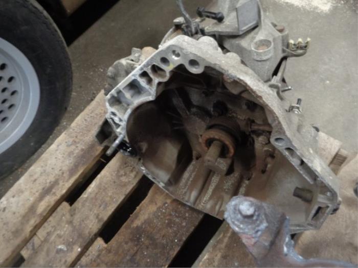 Versnellingsbak van een Renault Twingo III (AH) 1.0 SCe 70 12V 2014