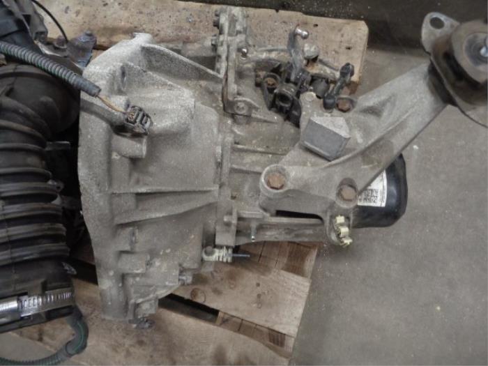 Versnellingsbak van een Renault Twingo III (AH) 1.0 SCe 70 12V 2014