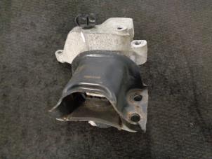 Gebruikte Motorsteun Renault Twingo II (CN) 1.2 16V Prijs € 15,00 Margeregeling aangeboden door Westerhof autodemontage