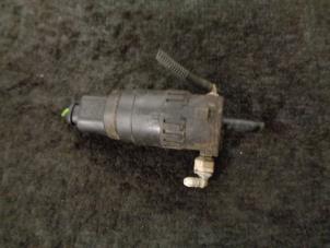 Gebruikte Ruitensproeierpomp voor Volkswagen Golf VI (5K1) 1.6 Prijs € 15,00 Margeregeling aangeboden door Westerhof autodemontage