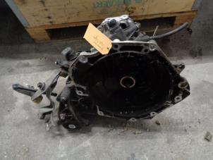 Gebruikte Versnellingsbak Opel Tigra Twin Top 1.4 16V Prijs € 100,00 Margeregeling aangeboden door Westerhof autodemontage
