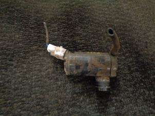 Gebruikte Ruitensproeierpomp voor Chevrolet Spark (M300) 1.0 16V Bifuel Prijs € 15,00 Margeregeling aangeboden door Westerhof autodemontage