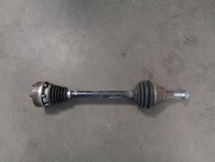 Gebruikte Aandrijfas links-voor Volkswagen Golf VI Variant (AJ5/1KA) 1.4 TSI 122 16V Prijs € 50,00 Margeregeling aangeboden door Westerhof autodemontage