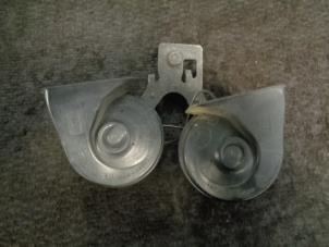 Gebruikte Toeter Renault Grand Scénic III (JZ) 2.0 16V CVT Prijs € 15,00 Margeregeling aangeboden door Westerhof autodemontage