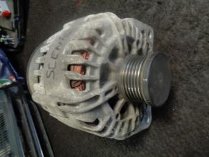Gebruikte Dynamo Renault Grand Scénic III (JZ) 2.0 16V CVT Prijs € 45,00 Margeregeling aangeboden door Westerhof autodemontage
