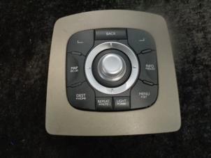 Gebruikte Bedieningspaneel Multi Media Renault Grand Scénic III (JZ) 2.0 16V CVT Prijs € 35,00 Margeregeling aangeboden door Westerhof autodemontage