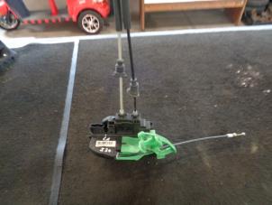 Gebruikte Portierslot Mechaniek 4Deurs links-achter Hyundai i30 (FD) 1.4 CVVT 16V Prijs € 25,00 Margeregeling aangeboden door Westerhof autodemontage