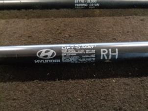 Gebruikte Gasdemperset Kofferdeksel Hyundai i30 (FD) 1.4 CVVT 16V Prijs € 20,00 Margeregeling aangeboden door Westerhof autodemontage