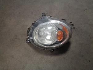 Gebruikte Rechter Koplamp Mini Mini (R56) 1.6 16V Cooper Prijs € 75,00 Margeregeling aangeboden door Westerhof autodemontage