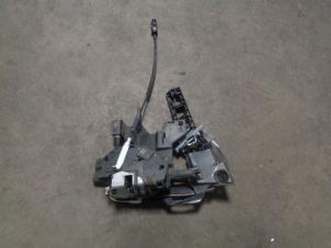 Gebruikte Deurslot Mechaniek 4Deurs rechts-voor Ford Fiesta 6 (JA8) 1.25 16V Prijs € 30,00 Margeregeling aangeboden door Westerhof autodemontage