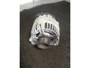 Gebruikte Alternator Volkswagen Golf V (1K1) 1.4 16V Prijs € 40,00 Margeregeling aangeboden door Westerhof autodemontage