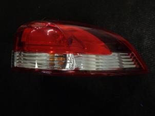 Gebruikte Achterlicht rechts Renault Clio IV Estate/Grandtour (7R) 0.9 Energy TCE 90 12V Prijs € 40,00 Margeregeling aangeboden door Westerhof autodemontage