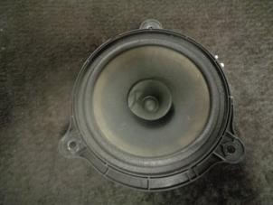 Gebruikte Luidspreker Renault Twingo III (AH) 1.0 SCe 70 12V Prijs € 10,00 Margeregeling aangeboden door Westerhof autodemontage