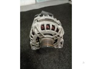 Gebruikte Dynamo Renault Captur (2R) 0.9 Energy TCE 12V Prijs € 45,00 Margeregeling aangeboden door Westerhof autodemontage