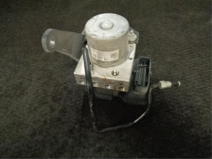 Gebruikte ABS Pomp Opel Karl 1.0 12V Prijs € 50,00 Margeregeling aangeboden door Westerhof autodemontage