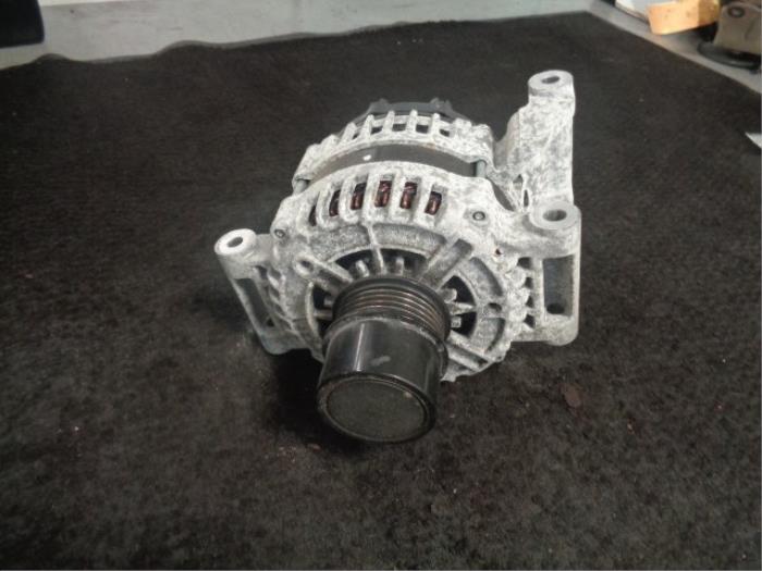 Dynamo van een Opel Karl 1.0 12V 2016