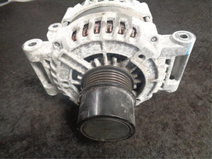 Dynamo van een Opel Karl 1.0 12V 2016