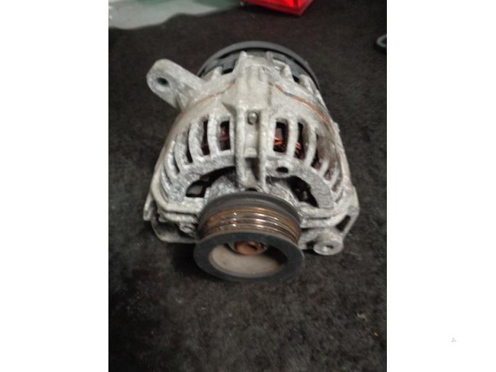 Gebruikte Dynamo Renault Twingo II (CN) 1.2 Prijs € 35,00 Margeregeling aangeboden door Westerhof autodemontage