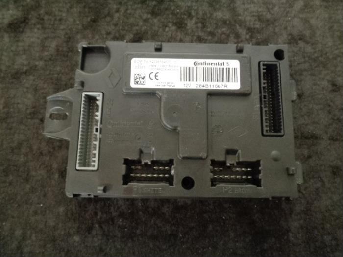 Gebruikte Computer Body Control Renault Captur I (2R) 0.9 Energy TCE 12V Prijs € 35,00 Margeregeling aangeboden door Westerhof autodemontage