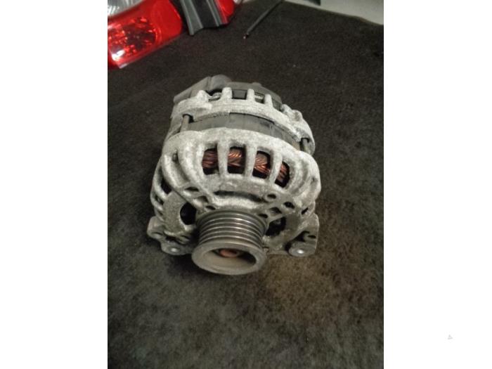 Gebruikte Dynamo Volkswagen Up! (121) 1.0 12V 60 Prijs € 50,00 Margeregeling aangeboden door Westerhof autodemontage