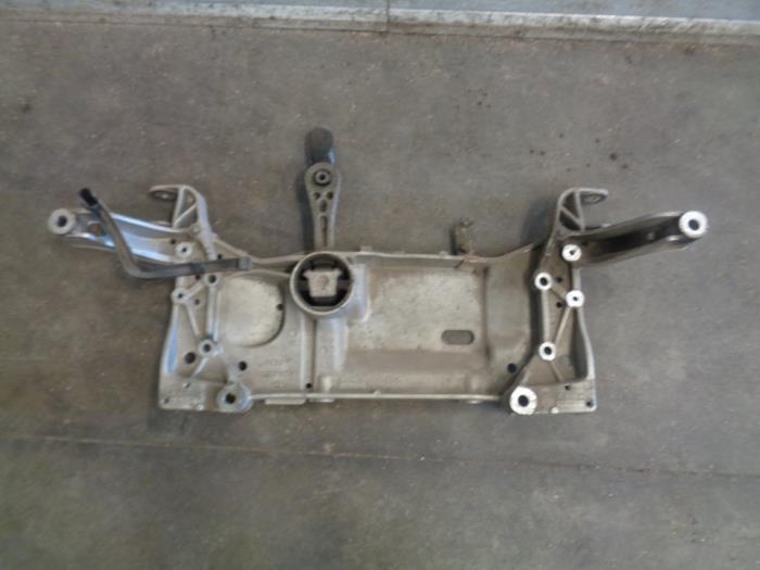 Gebruikte Subframe Volkswagen Golf V (1K1) 2.0 TDI 16V Prijs € 40,00 Margeregeling aangeboden door Westerhof autodemontage