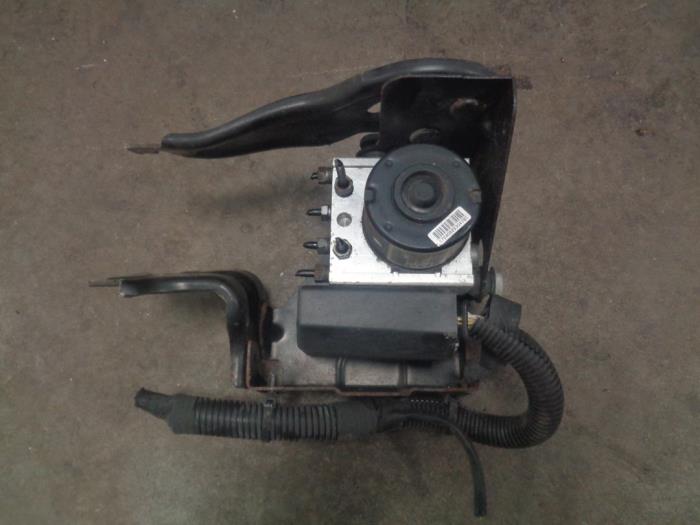 Gebruikte ABS Pomp Citroen C3 Picasso (SH) 1.6 16V VTI 120 Prijs € 50,00 Margeregeling aangeboden door Westerhof autodemontage