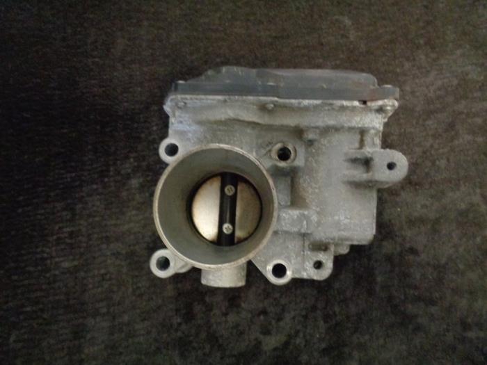Gebruikte Gasklephuis Dacia Sandero I (BS) 1.2 16V Prijs € 40,00 Margeregeling aangeboden door Westerhof autodemontage