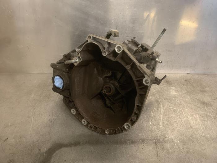 Gebruikte Versnellingsbak Ford Fiesta 5 (JD/JH) 1.4 16V Prijs € 100,00 Margeregeling aangeboden door Mettler BV