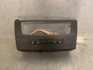 Gebruikte Stoelverwarmings Schakelaar BMW 3 serie Touring (E91) 320d 16V Prijs € 20,00 Margeregeling aangeboden door Mettler BV