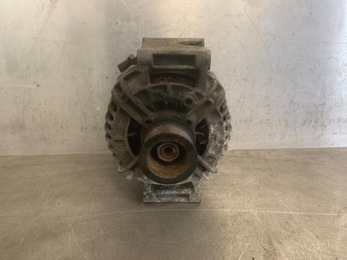 Gebruikte Dynamo Mercedes E Combi (S211) 2.5 E-230 V6 24V Prijs € 45,00 Margeregeling aangeboden door Mettler BV