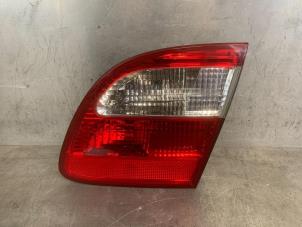 Gebruikte Achterlicht rechts Mercedes E Combi (S211) 2.5 E-230 V6 24V Prijs € 20,00 Margeregeling aangeboden door Mettler BV
