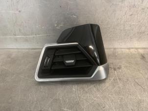 Gebruikte Luchtrooster Dashboard BMW 3-Serie Prijs € 30,00 Margeregeling aangeboden door Mettler BV
