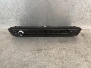 Gebruikte Radiobedienings paneel BMW 3-Serie Prijs € 50,00 Margeregeling aangeboden door Mettler BV