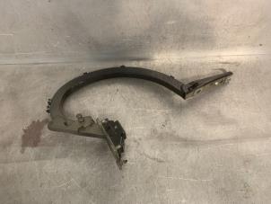 Gebruikte Scharnier Achterklep BMW 3-Serie Prijs € 20,00 Margeregeling aangeboden door Mettler BV