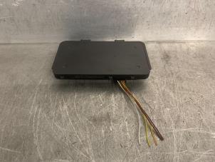 Gebruikte Draadloze oplader Volkswagen Taigo 1.0 TSI 95 12V Prijs € 15,00 Margeregeling aangeboden door Mettler BV