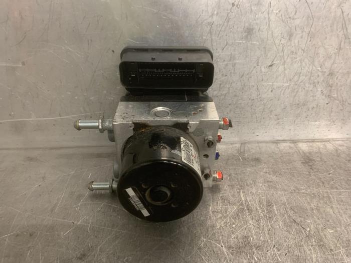 Gebruikte ABS Pomp Mitsubishi ASX 1.8 DI-D HP MIVEC 16V Prijs € 275,00 Margeregeling aangeboden door Mettler BV