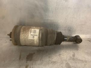 Gebruikte Schokbrekerpoot links-achter Landrover Range Rover Sport (LS) 3.0 S TDV6 Prijs € 125,00 Margeregeling aangeboden door Mettler BV