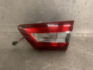 Gebruikte Achterlicht rechts Renault Clio IV (5R) 0.9 Energy TCE 90 12V Prijs € 10,00 Margeregeling aangeboden door Mettler BV