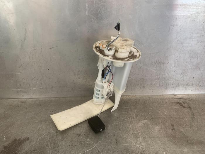 Gebruikte Tank element Pomp Toyota Yaris III (P13) 1.5 16V Dual VVT-iE Prijs € 30,00 Margeregeling aangeboden door Mettler BV