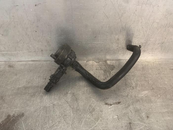 Gebruikte Waterpomp Landrover Defender II 2.0 16V P300e Prijs € 65,00 Margeregeling aangeboden door Mettler BV