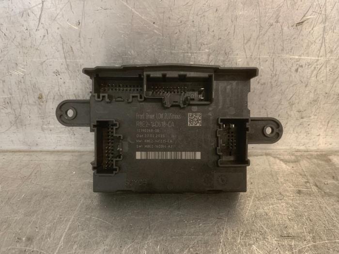 Gebruikte Module Centrale Deurvergrendeling Landrover Defender II 2.0 16V P300e Prijs € 125,00 Margeregeling aangeboden door Mettler BV