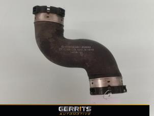 Gebruikte Intercooler Slang Mercedes Vito (639.6) 2.2 110 CDI 16V Euro 5 Prijs € 27,50 Margeregeling aangeboden door Gerrits Automotive BV