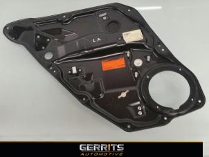 Gebruikte Ruitmechaniek 4Deurs links-achter Mercedes ML II (164/4JG) 6.2 63 AMG 4-Matic V8 32V Prijs € 52,80 Margeregeling aangeboden door Gerrits Automotive BV